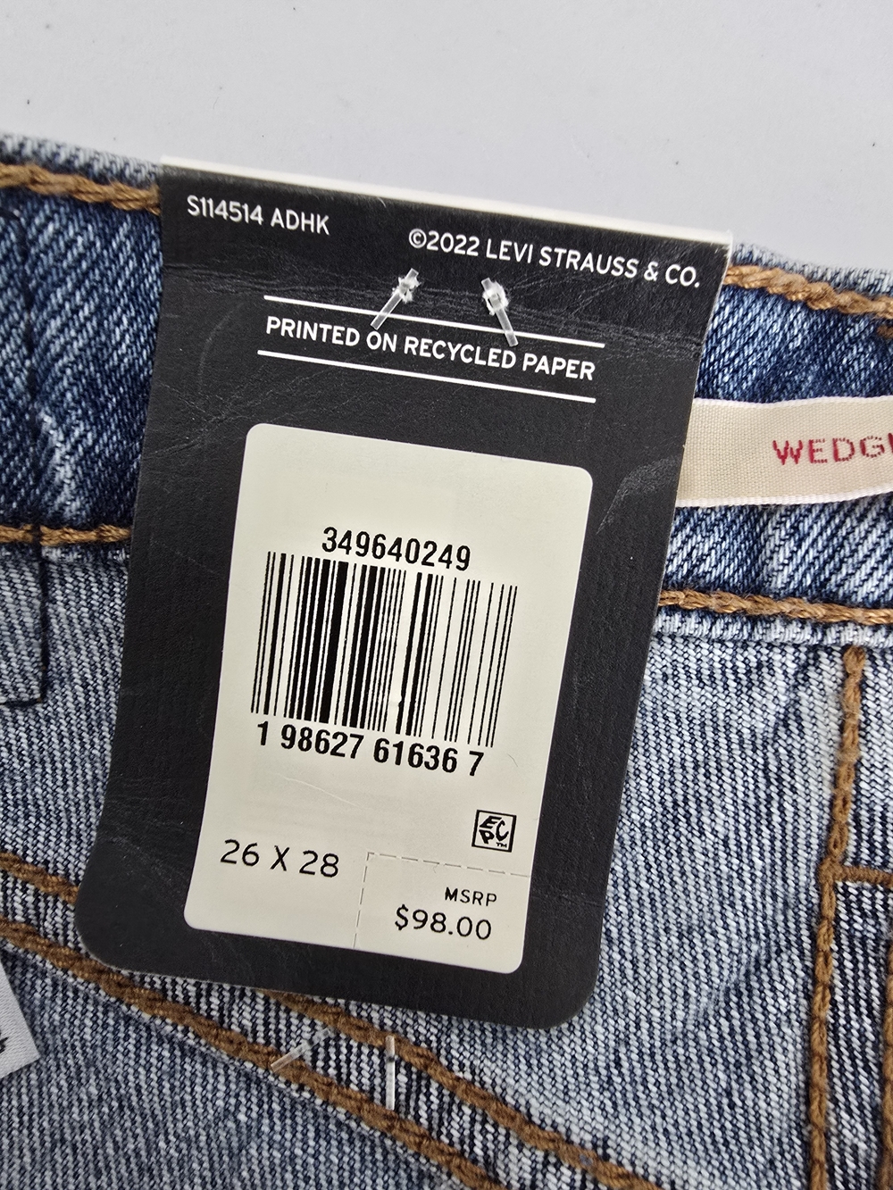 Levis Premium Wedgie Straight Jeans Women  Light Wash NWT - Picture 10 of 10